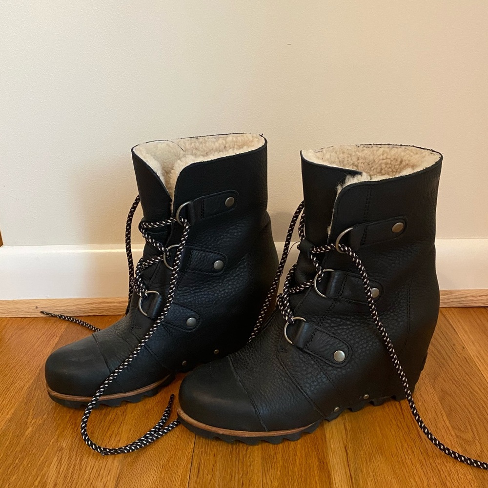 Sorel Joan of Arctic Mid Lace Up Black Leather Wedge Boot